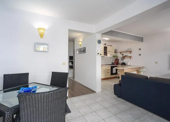 Apartment With Parking Space Njivice, Krk - 20542 Njivice