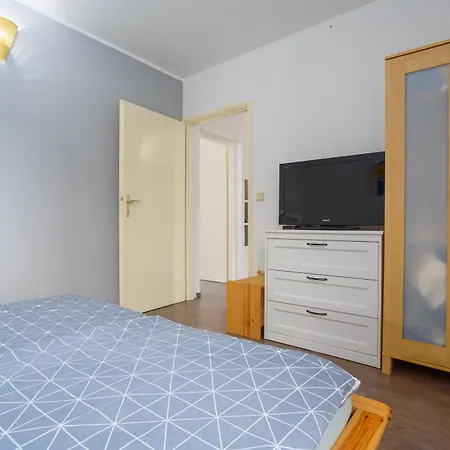 Διαμέρισμα With Parking Space Njivice, Krk - 20542