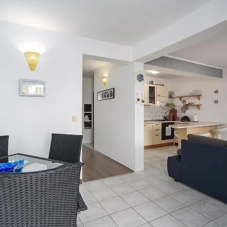 Apartment With A Parking Space Njivice, Krk - 20542 Njivice